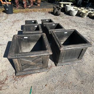 Estate Planter w/ Feet